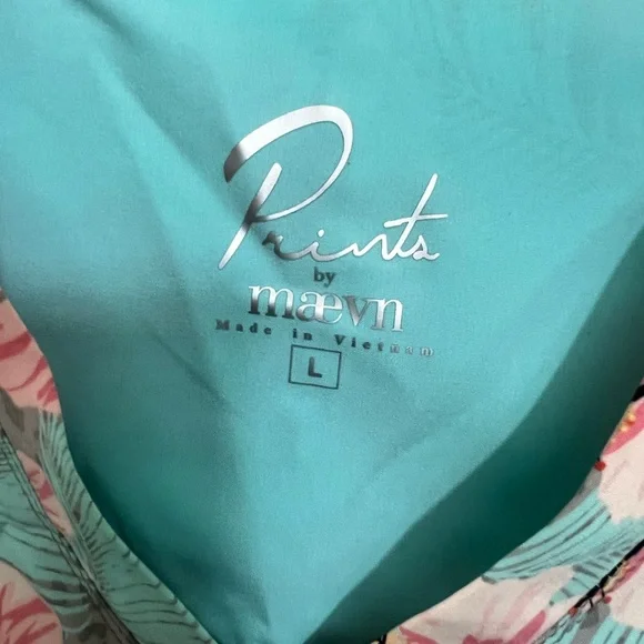 Prints by Maevn scrub top - Picture 2 of 3